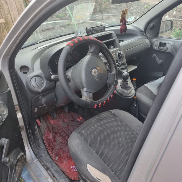 Dezmembrez Fiat panda 2008