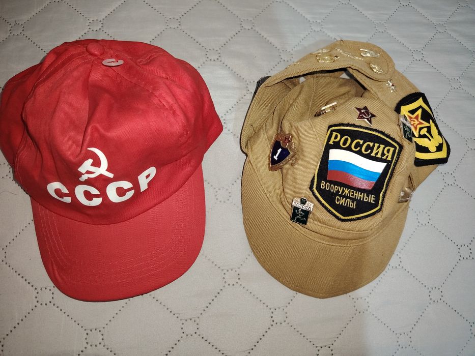 Нови шапки с козирка