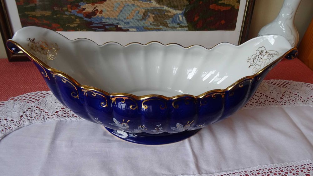 Винтидж голяма фруктиера ARPO, произведено в Румъния, фин порцелан.