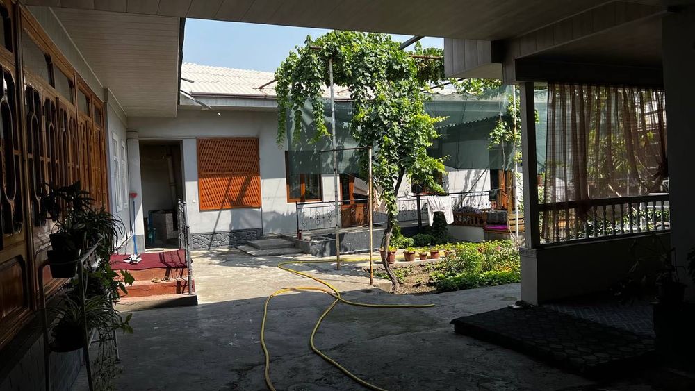 Срочно уй сотилади