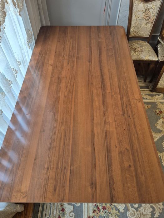 Продается два стола для гостиной