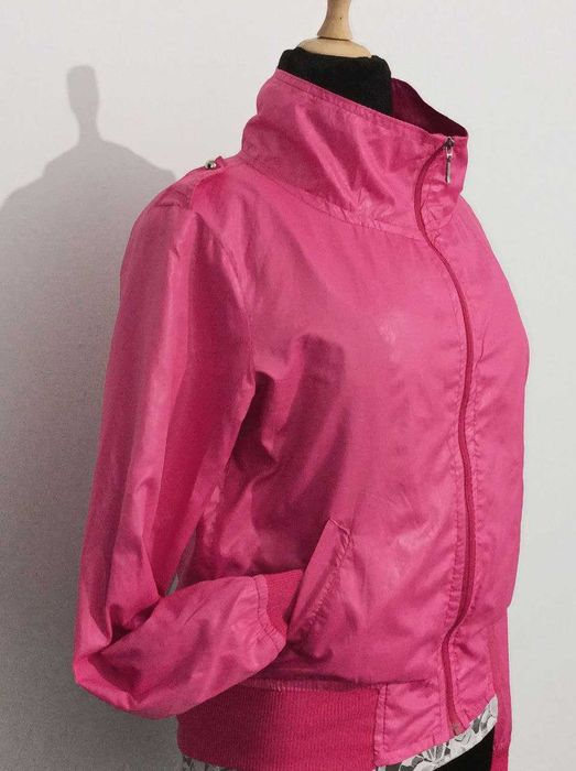 Ветровка женская