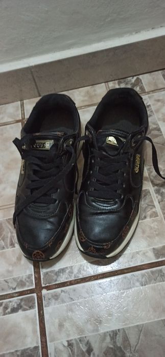 Adidași Guess Nr.39
