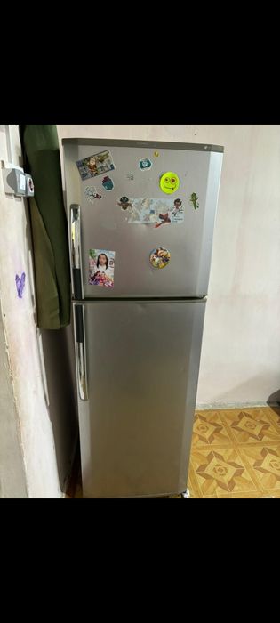 Холодильник lg продаётся