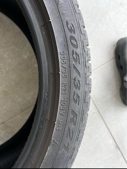 Pirelli Set 2 cauciucuri  305 35 r21