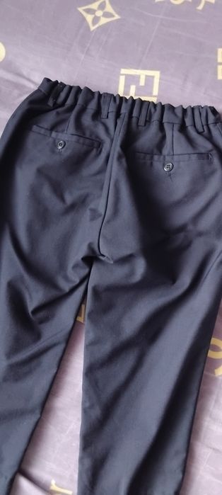 Школьные брюки +рубашка на 6-9лет