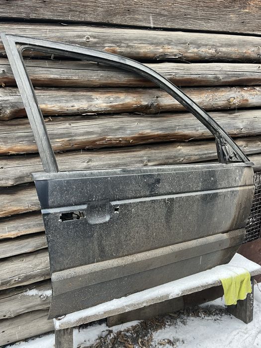 Продам правую дверь пассат б3