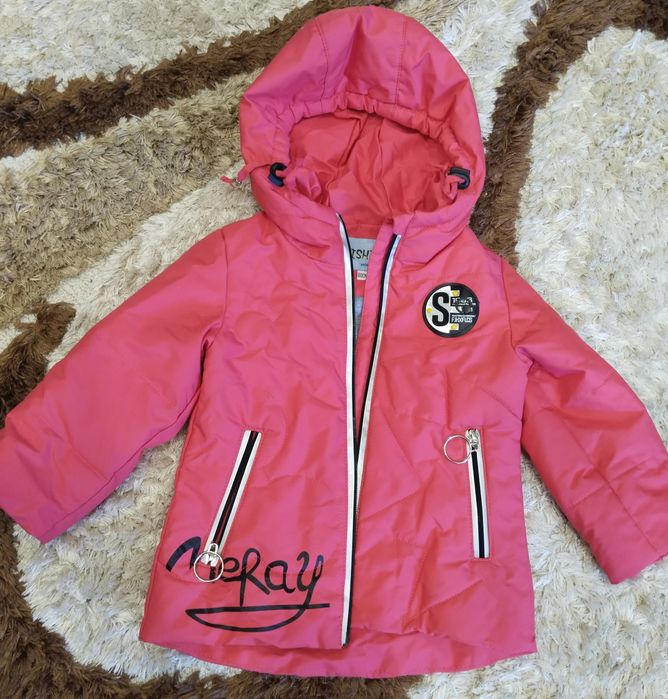 Продам курточки на девочку
