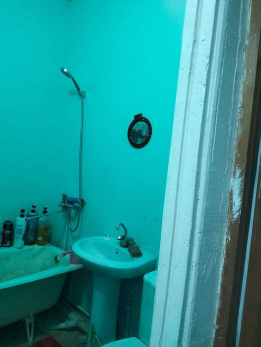 Продаётся 1х комн квартира на 5 этаже Ор-р  5 микрорайон Шайх базарчик