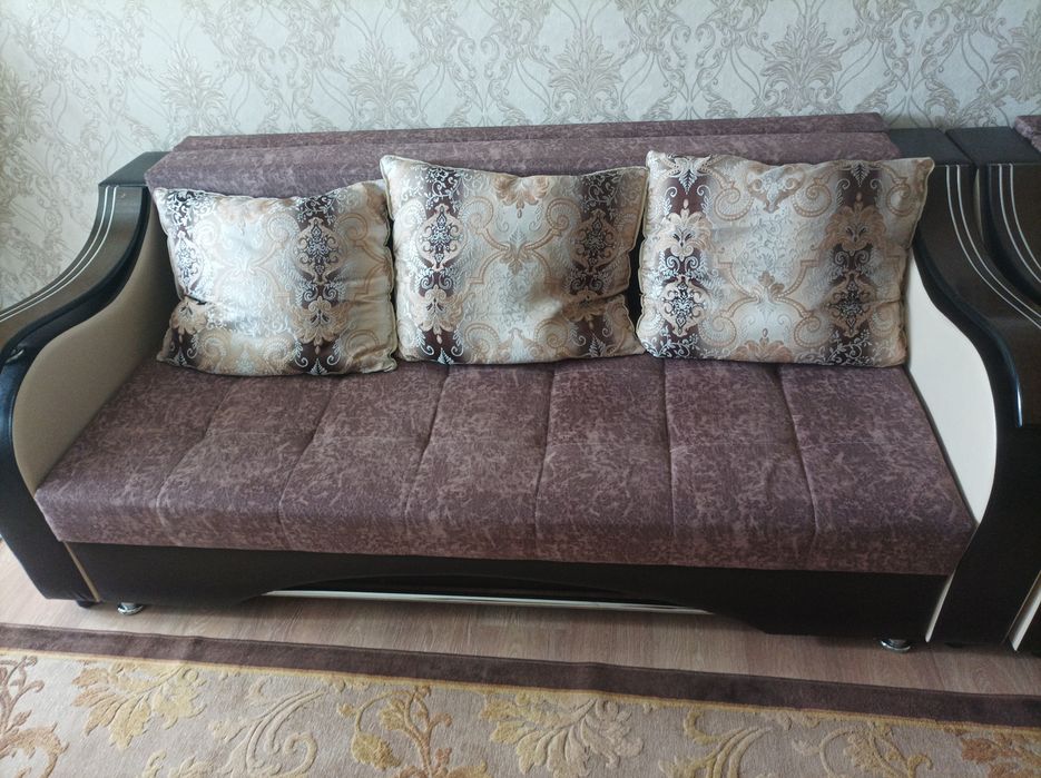 Продам диван с креслом