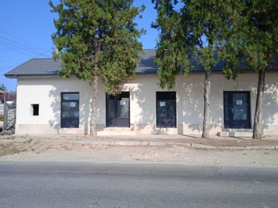 Proprietar, inchiriez spatiu comercial in Com. Corbu, jud Cta