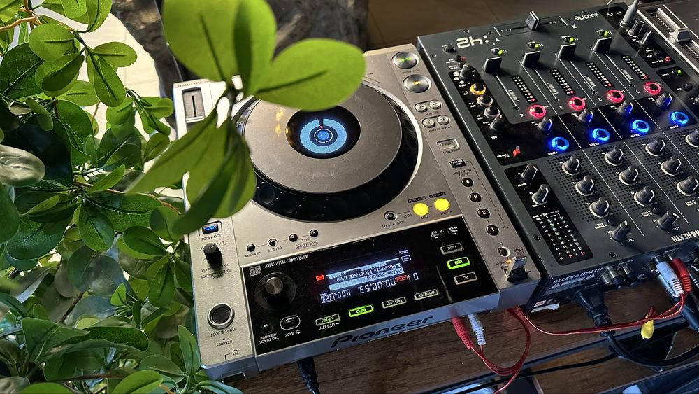 Продам Dj оборудования, Pioneer Cdj 850 2x и микшер Allen Heath 42