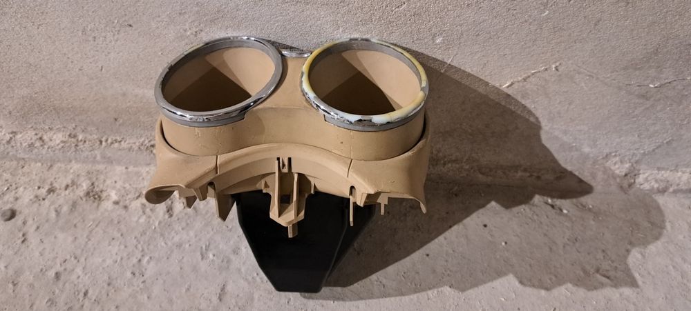 Поставка (конзола) за чаши Мерцедес цлс + пепелник