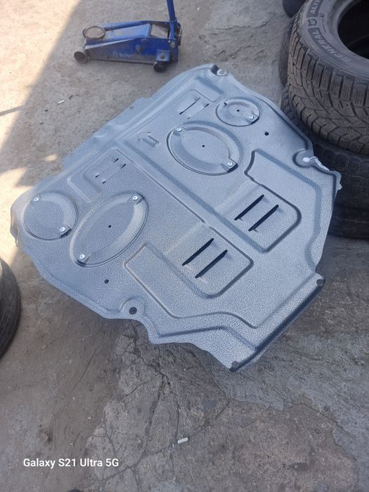 Зашита двигателя и коробки RAV4