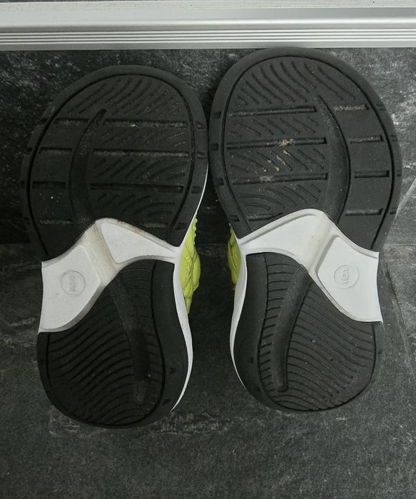 Детски маратонки – неон жълти