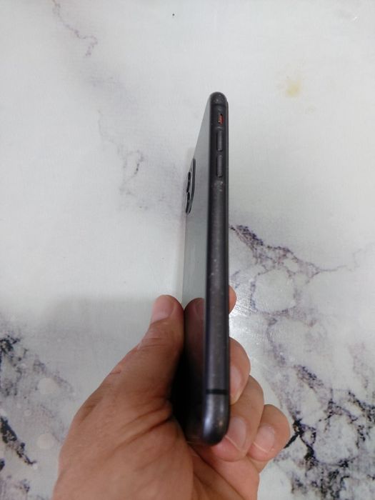 Продам айфон 11 64гб 77процентов