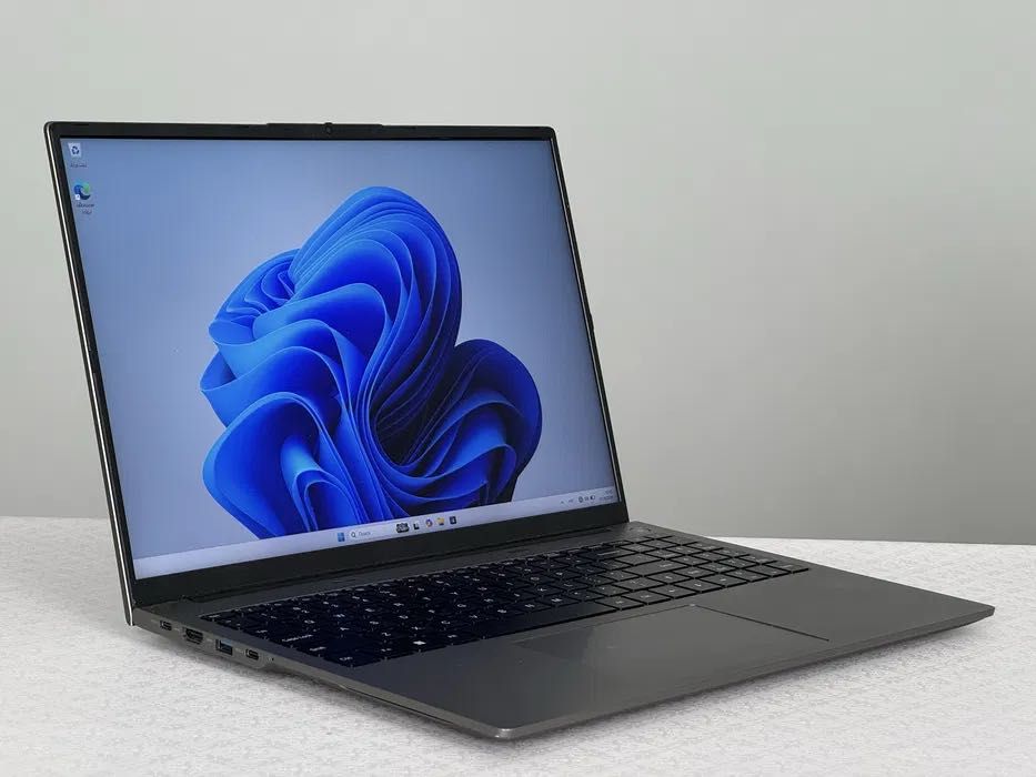 Ноутбук 16” 120 Гц