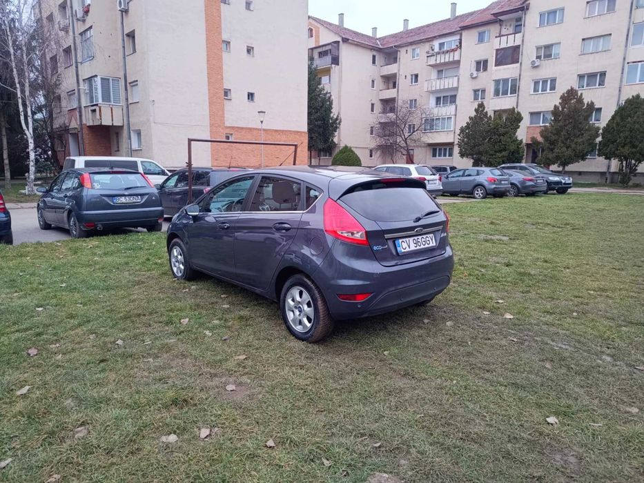 Ford Fiesta titanium, din 2011.06, motor 1,6 diesel, 95 cp, 271000 km