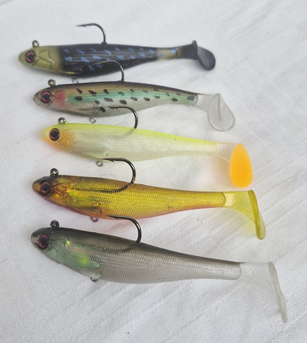 Swimbait-uri, năluci moi Truscent Easy Catch, 12cm, 30gr, gata echipate, cu acțiune unică de înot prin vibrație și o mișcare oscilantă la scufundare.