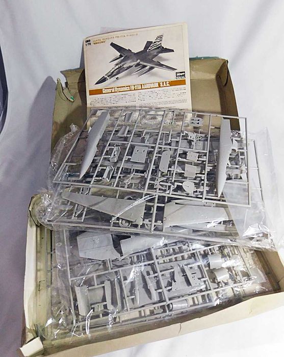 Продам модели бомбардировщика США F-111A, EF-111A