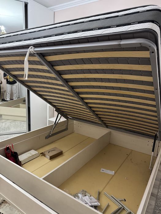 Кровать, размер 180*200