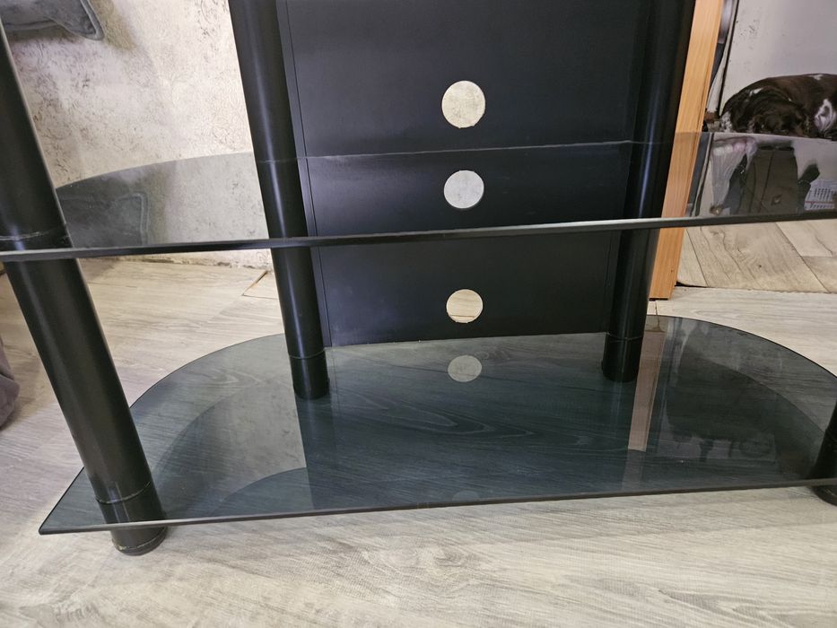 Продам  Т.В.стол