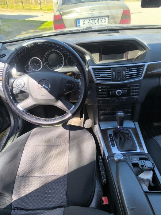 Продавам mercedes E220 2010 с възможен бартер