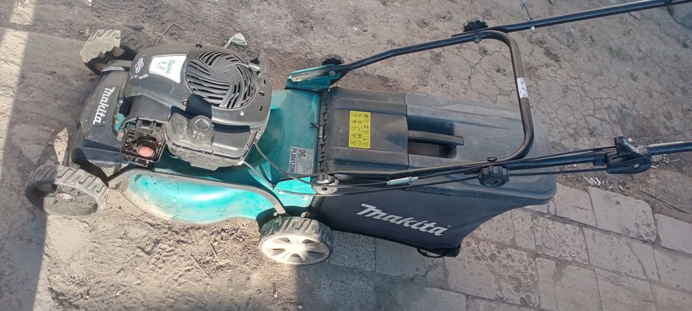 Продам газона касилку на ходу бензиновая