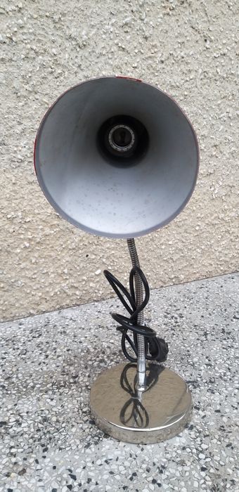 Настолна лампа (ретро)