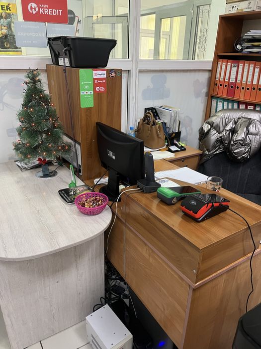 Стол, 2 подставки + комод