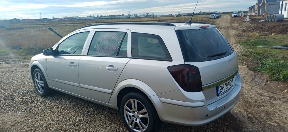 Vând Opel Astra H