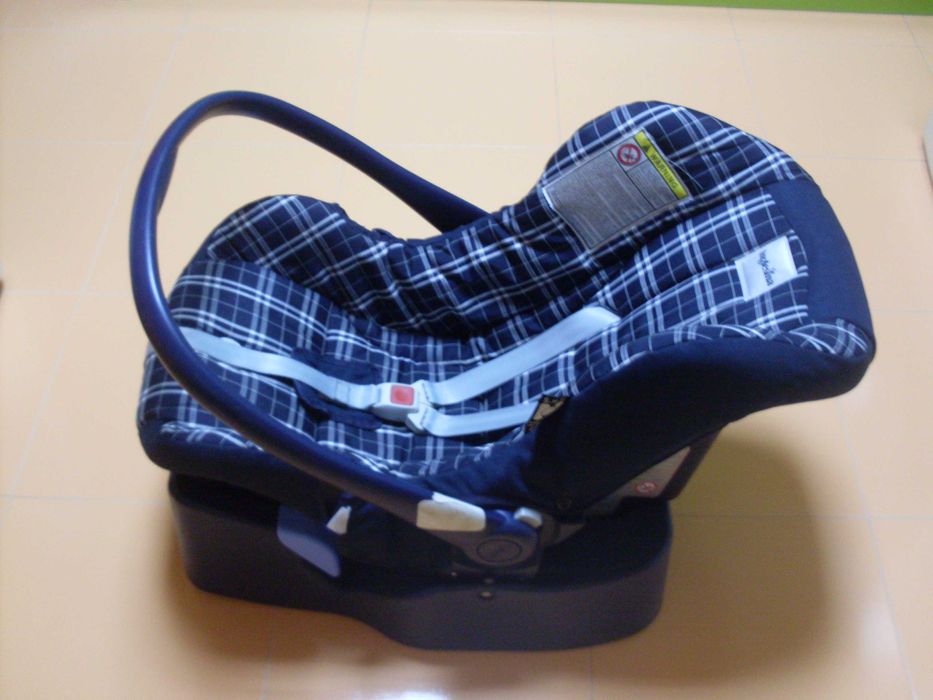 Бебешки стол за автомобил- "чист".