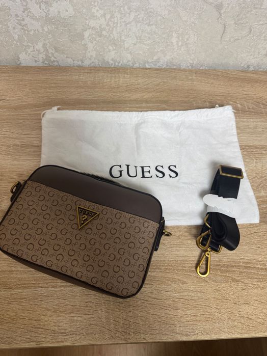 Сумка Guess оригинальна, в идеальному состоянии