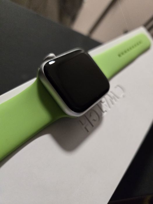 Продам Apple Watch 6 40mm
