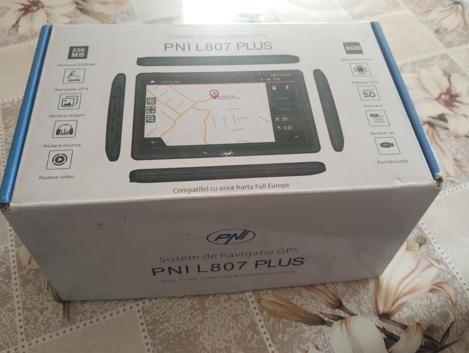 Vând GPS PNI L807 plus pentru camion,autocar,dube și mașini mici