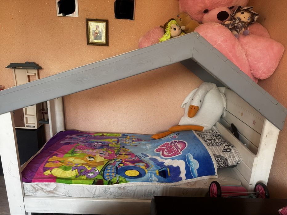 Продам детскую кроватку