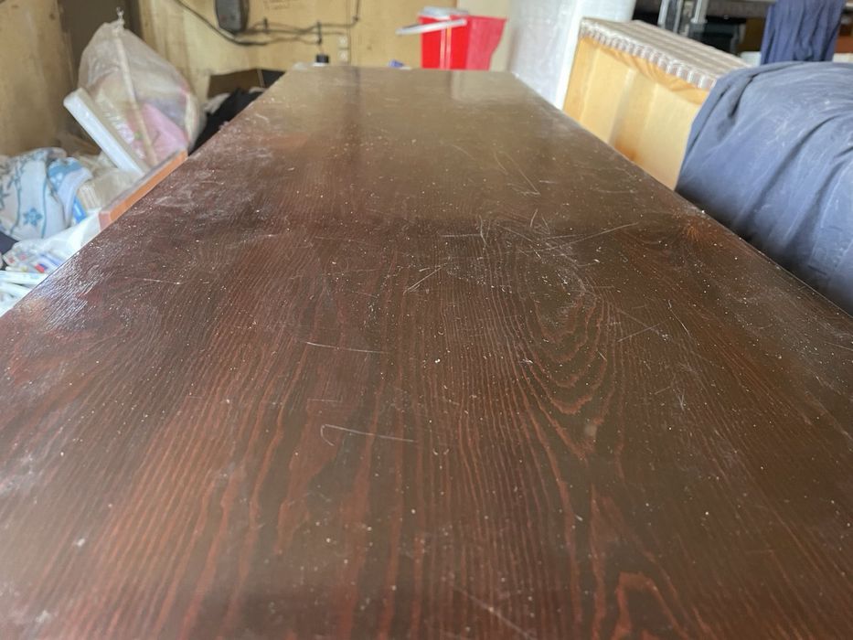 Дървен шкаф с шкафчета