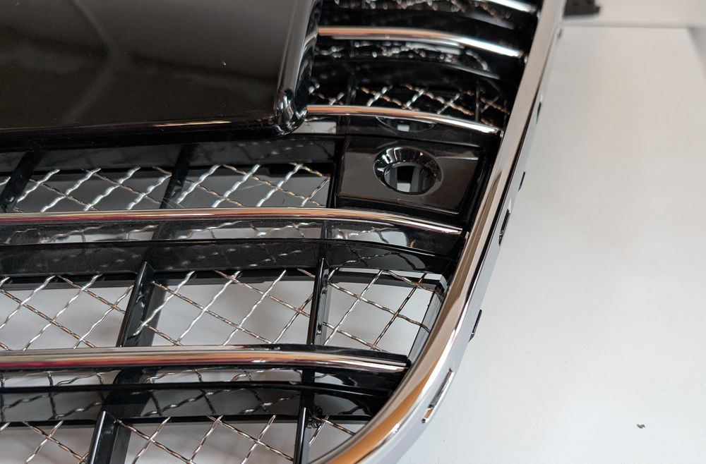 Решетка Ауди А8 Д4 Черна Хром W12 Стил Нова Audi A8 D4 Хромирана