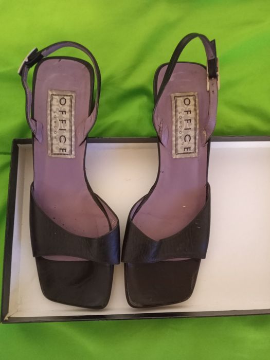 Летни обувки запаени 37 номер общо  за  60 лева