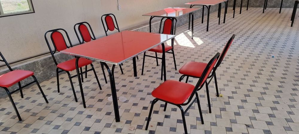 Продается стол стулья