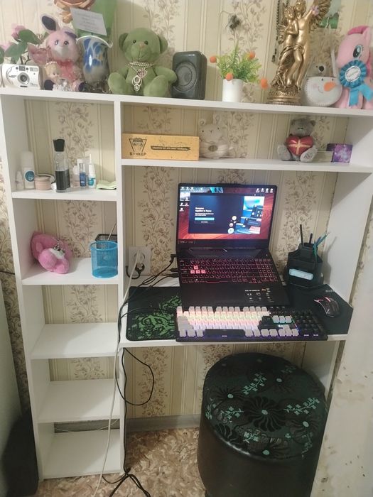 Письмннный стол новый