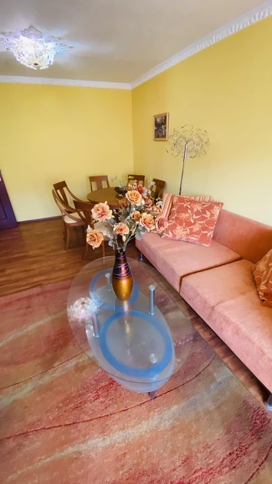 Дава се под наем Двустаен апартамент в Бургас, Славейков - 62 кв.м за 357 € - Снимка #1