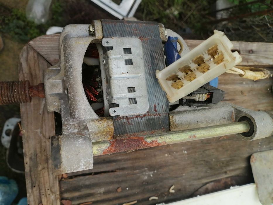 Продавам перални канди