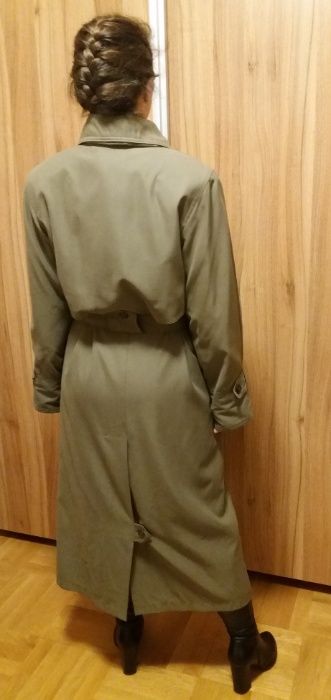 дамски зелен шлифер с допълнителни махащи се подплата и качулка