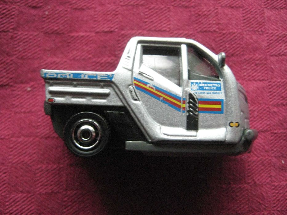 Продавам метална количка 2014 Mattel Matchbox CFV76 MBX Metro Police