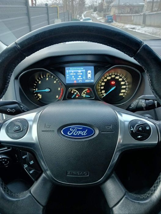 Vând Ford focus 2013
