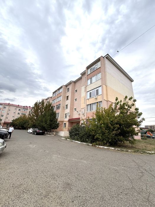Продается 1 ком 9 микрорайон 2/5