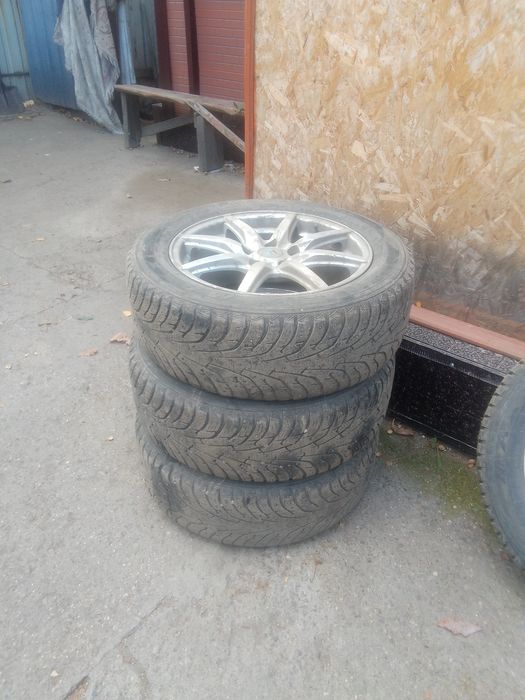 Продам диски на зимней резине
