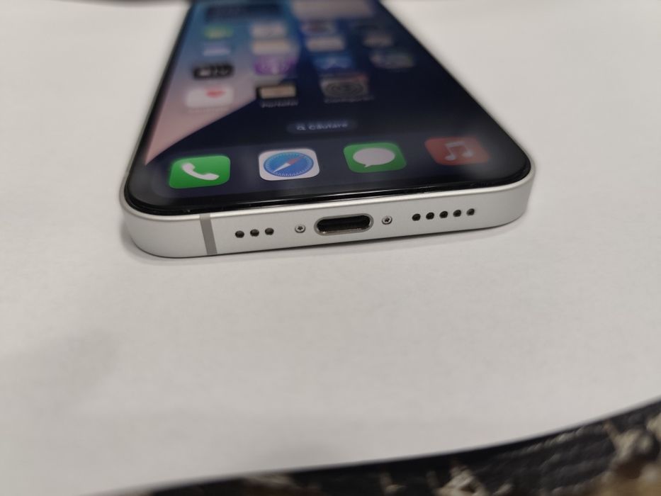 iPhone 16e White 128GB Că NOU Liber de rețea Stare IMPECABILA