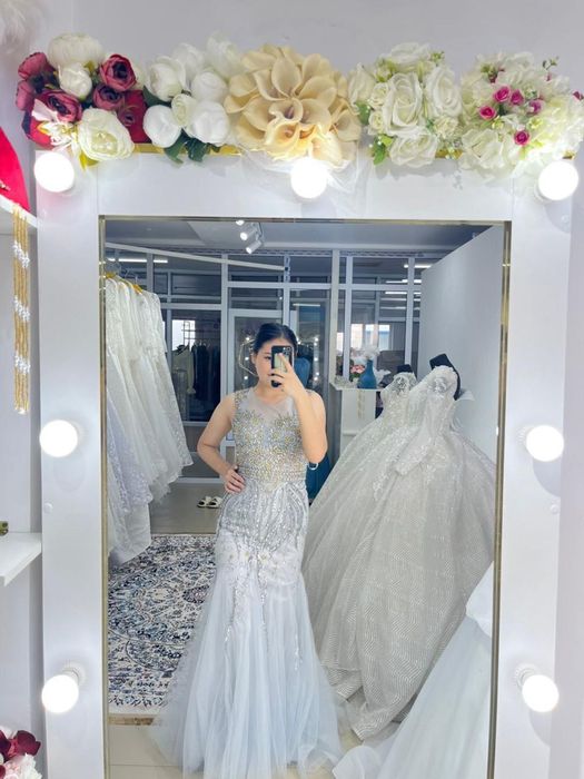 Вечернее платье в отличном состоянии